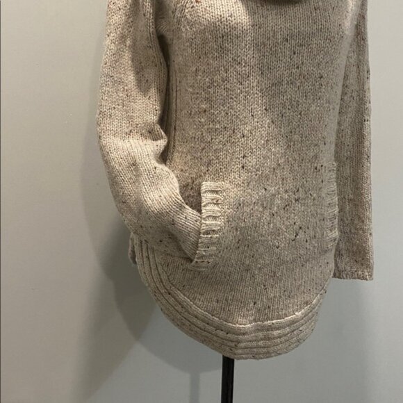 Cynthia Rowley Heathered Grey Cowl Neck Wool Sweater Size Medium Cozy Knit - Picture 3 of 13